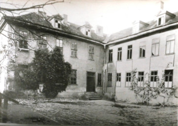 Stadtarchiv Weimar, 60 10-5/30 Bd. 1, Blick zum Südflügel des Bertuchhauses, vor 1930