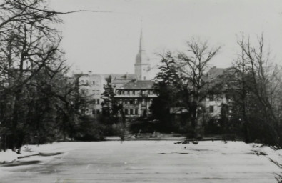 Stadtarchiv Weimar, 60 10-5/30 Bd. 1, Blick auf den Teich in Frorieps Garten, ohne Datum