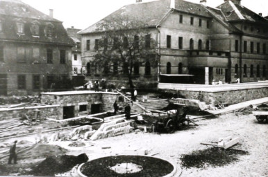 Stadtarchiv Weimar, 60 10-5/30 Bd.2, Blick von der Weimarhalle zur Bürgerschule, um 1930