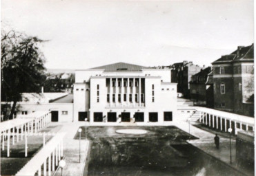 Stadtarchiv Weimar, 60 10-5/30 Bd.2, Blick auf die Weimarhalle, um 1932