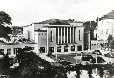 Stadtarchiv Weimar, 60 10-5/30 Bd.2, Blick auf den Hauptzugang der Weimarhalle, vor 1945