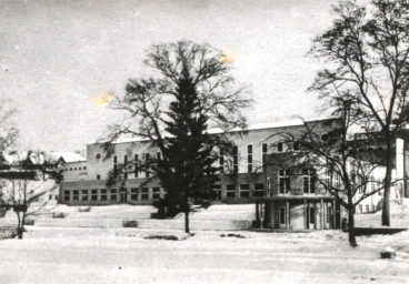 Stadtarchiv Weimar, 60 10-5/30 Bd.2, Blick aus dem Weimarhallenpark auf die Weimarhalle, ohne Datum