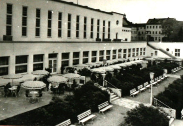 Stadtarchiv Weimar, 60 10-5/30 Bd.2, Blick auf die Weimarhalle, nach 1982