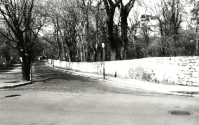 Stadtarchiv Weimar, 60 10-5/30 Bd.2, Blick in die Bad Hersfelder Straße, wohl 1986