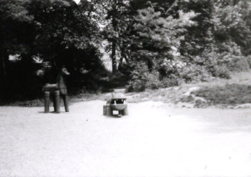 Stadtarchiv Weimar, 60 10-5/30 Bd.2, Blick in den Weimarhallenpark, wohl 1989