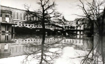 Stadtarchiv Weimar, 60 10-5/30 Bd.2, Blick zur Weimarhalle, wohl 1980