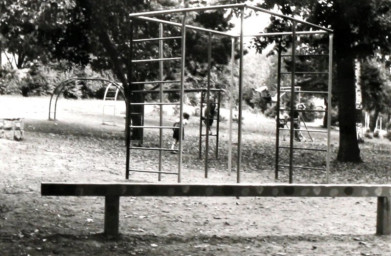 Stadtarchiv Weimar, 60 10-5/30 Bd.2, Spielplatz im Weimarhallenpark, ohne Datum