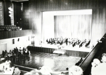 Stadtarchiv Weimar, 60 10-5/30 Bd.2, Blick in den großen Saal der Weimarhalle, ohne Datum