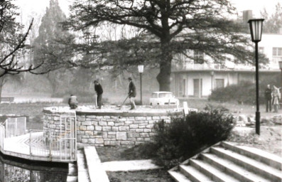 Stadtarchiv Weimar, 60 10-5/30 Bd.2, Blick auf den Musikpavillon im Weimarhallenpark, ohne Datum