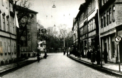 Stadtarchiv Weimar, 60 10-5/31 Bd.1, Blick in die Heinrich-Heine-Straße, wohl 1950