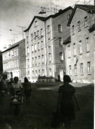 Stadtarchiv Weimar, 60 10-5/31 Bd.1, Blick in die Heinrich-Heine-Straße, um 1970