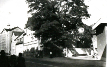 Stadtarchiv Weimar, 60 10-5/31 Bd.1, Blick in die Heinrich-Heine-Straße, um 1970