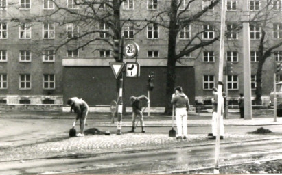 Stadtarchiv Weimar, 60  10-5/31 Bd.1, Blick zum Deutschen Nationaltheater, ohne Datum