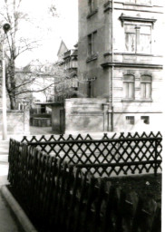 Stadtarchiv Weimar, 60 10-5/31 Bd.1, Blick in die Philipp-Müller-Straße, um 1980