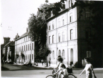 Stadtarchiv Weimar, 60 10-5/31 Bd.2, Blick in die Washingtonstraße/ Kreuzung Erfurter Straße, ohne Datum