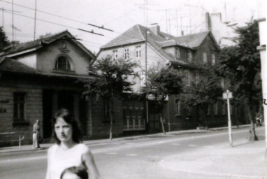 Stadtarchiv Weimar, 60 10-5/31 Bd.2, Blick aus der Coudraystraße in die Erfurter Straße, wohl 1980