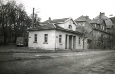 Stadtarchiv Weimar, 60 10-5/31 Bd.2, Blick vom Sophienstiftsplatz in die Erfurter Straße, wohl 1987