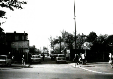 Stadtarchiv Weimar, 60 10-5/31 Bd.2, Blick in die Richard-Strauss-Straße, um 1980