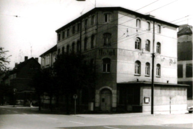 Stadtarchiv Weimar, 60 10-5/31 Bd.2, Blick in die Erfurter Straße, wohl 1985