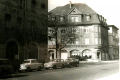 Stadtarchiv Weimar, 60 10-5/31 Bd.2, Blick in die Erfurter Straße, wohl 1985