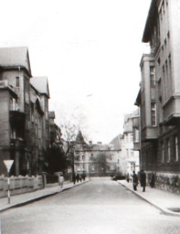 Stadtarchiv Weimar, 60 10-5/32, Blick vom August-Bebel-Platz in die Schubertstraße, ohne Datum