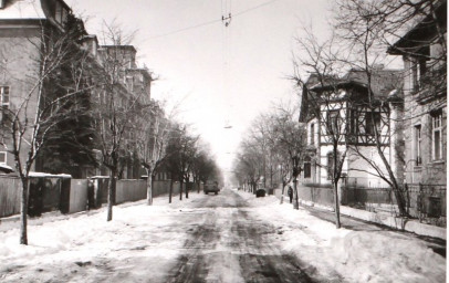 Stadtarchiv Weimar, 60 10-5/32, Blick von der Humboldtstraße in die Schubertstraße, ohne Datum