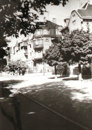 Stadtarchiv Weimar, 60 10-5/32, Blick aus der Paul-Schneider-Straße zur Kreuzung Friedrich-Engels-RIng, ohne Datum