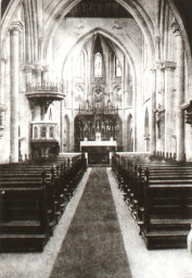 Stadtarchiv Weimar, 60 10-5/32, Blick in die Katholische Kirche Jerz Jesu, ohne Datum