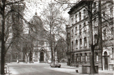 Stadtarchiv Weimar, 60 10-5/32, Blick aus der Steubenstraße zum August-Frölich-Platz, ohne Datum