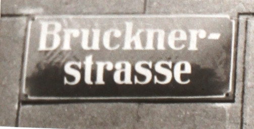 Stadtarchiv Weimar, 60 10-5/32, Straßenschild "Bruckner-straße", ohne Datum