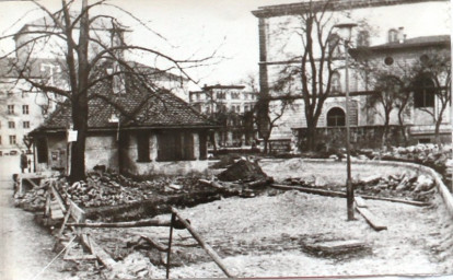 Stadtarchiv Weimar, 60 10-5/32, Blick in die Hoffmann-von-Fallersleben-Straße, wohl 1964