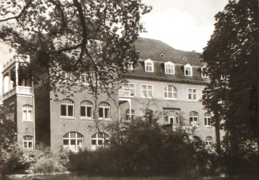 Stadtarchiv Weimar, 60 10-5/32, Blick zum Sophienkrankenhaus , wohl 1968