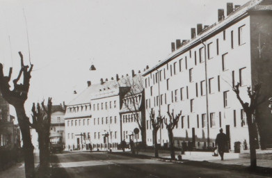 Stadtarchiv Weimar, 60 10-5/32, Blick in den Friedrich-Engels-Ring, wohl 1987