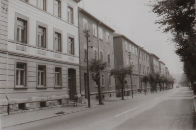 Stadtarchiv Weimar, 60 10-5/32, Blick von der Kreuzung Richard-Wagner-Straße in den Friedrich-Engels-Ring, ohne Datum