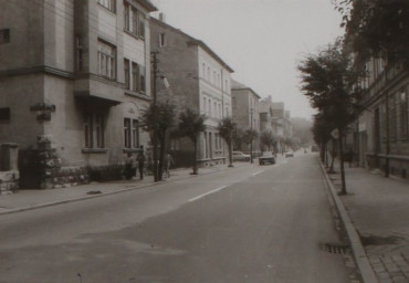 Stadtarchiv Weimar, 60 10-5/32, Blick in den Friedrich-Engels-Ring, ohne Datum