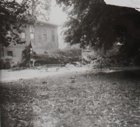 Stadtarchiv Weimar, 60 10/5-32, Blick zu einem Gebäudeteil des Museums für Ur-und Frühgeschichte , ohne Datum