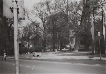 Stadtarchiv Weimar, 60 10/5-32, Blick in den Poseckschen Garten, wohl 1985