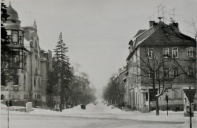 Stadtarchiv Weimar, 60 10/5-33, Blick in die Cranachstraße, um 1970