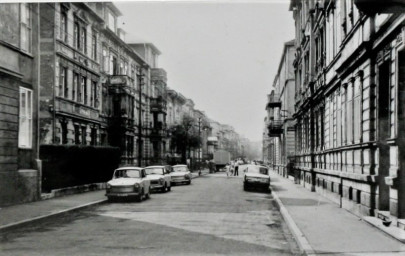 Stadtarchiv Weimar, 60 10/5-33, Blick in die Thomas-Müntzer-Straße, wohl 1980