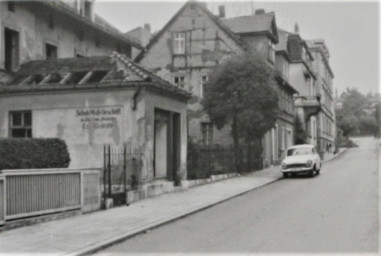 Stadtarchiv Weimar, 60 10/5-33, Blick in die Henßstraße, wohl 1980