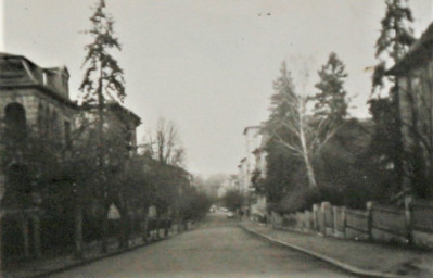 Stadtarchiv Weimar, 60 10-5/33, Blick in die Lisztstraße, ohne Datum