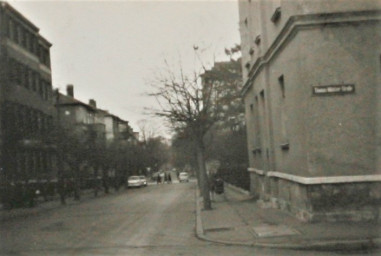 Stadtarchiv Weimar, 60 10-5/33, Blick von der Thomas-Müntzer-Straße in die Lisztstraße, ohne Datum