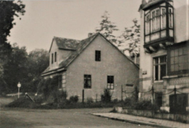 Stadtarchiv Weimar, 60 10-5/33, Blick aus der Richard-Wagner-Straße zur Kreuzung Einmündung Gutenbergstraße, vor 1970