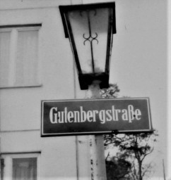 Stadtarchiv Weimar, 60 10-5/33, Straßenschild "Gutenbergstraße", ohne Datum