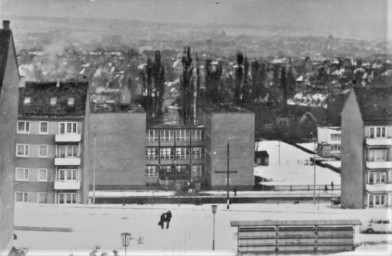 Stadtarchiv Weimar, 60 10-5/33, Blick auf die Makarenko-Oberschule in der Gutenbergstraße, ohne Datum