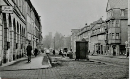 Stadtarchiv Weimar, 60 10-5/34, Blick aus der Humboldtstraße in die Steubenstraße, um 1970