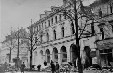 Stadtarchiv Weimar, 60 10-5/34, Straße der SA 1, wohl 1945