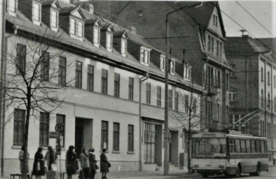 Stadtarchiv Weimar, 60 10-5/34, Blick in die Steubenstraße, wohl 1985