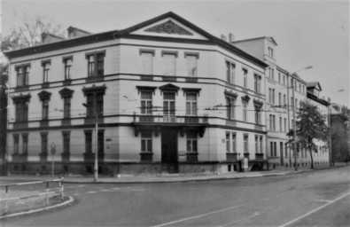 Stadtarchiv Weimar, 60 10-5/34, Blick in die Steubenstraße, wohl 1985