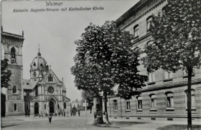 Stadtarchiv Weimar, 60 10-5/34, Blick aus der Kaiserin-Augusta-Straße zum Platz An der Katholischen Kirche, um 1910